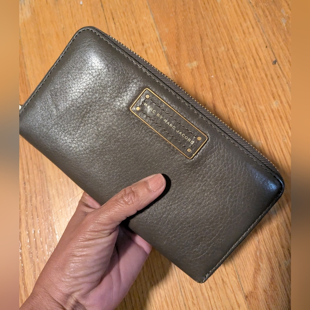 MARC BY MARC JACOBS Long Wallet Women's Olive Green